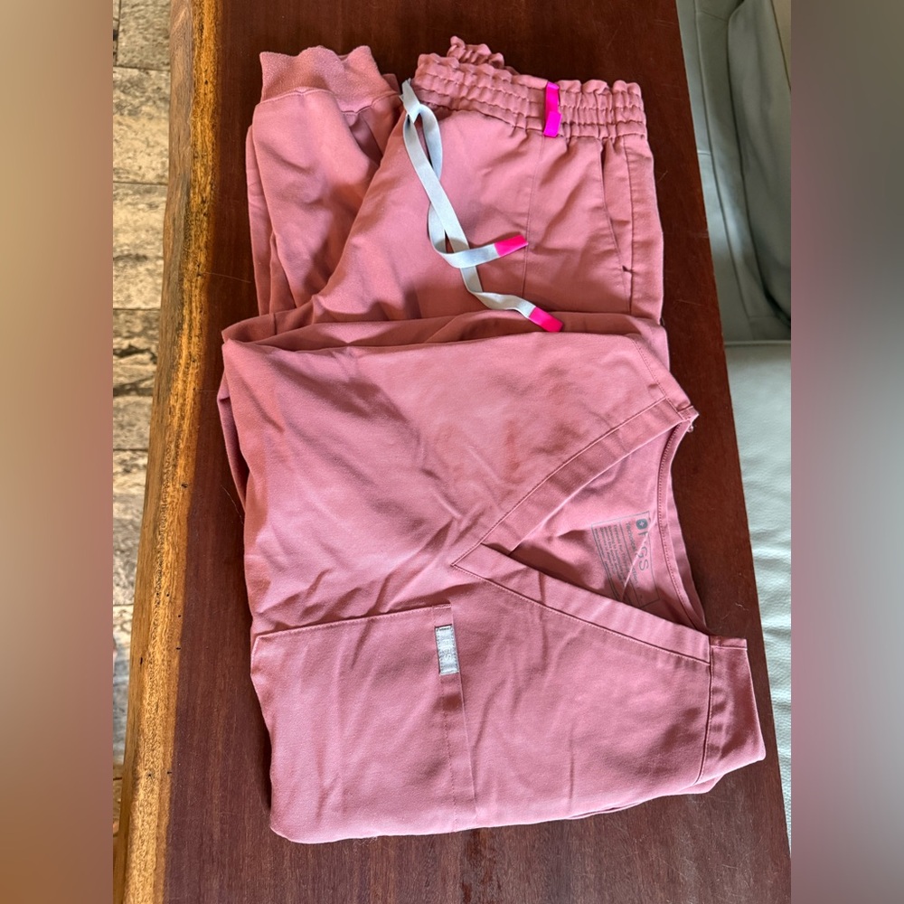 COPY - FIGS pink scrub set